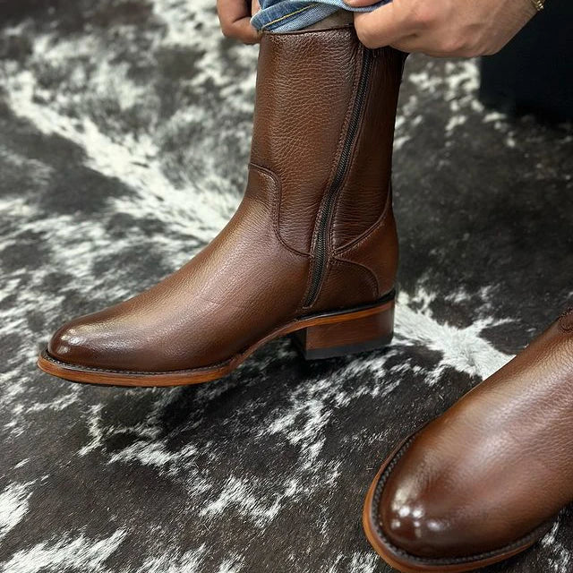 Kit Bota Maverick 2.0 Masculino de Couro Legítimo + 3 BRINDES: Cinto, Chapéu e Carteira