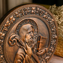 Ícone de São Bento Esculpida em Madeira Natural