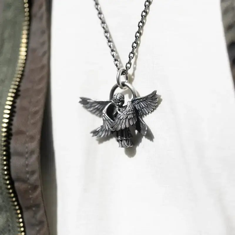 Colar com Pingente de Anjo Serafim