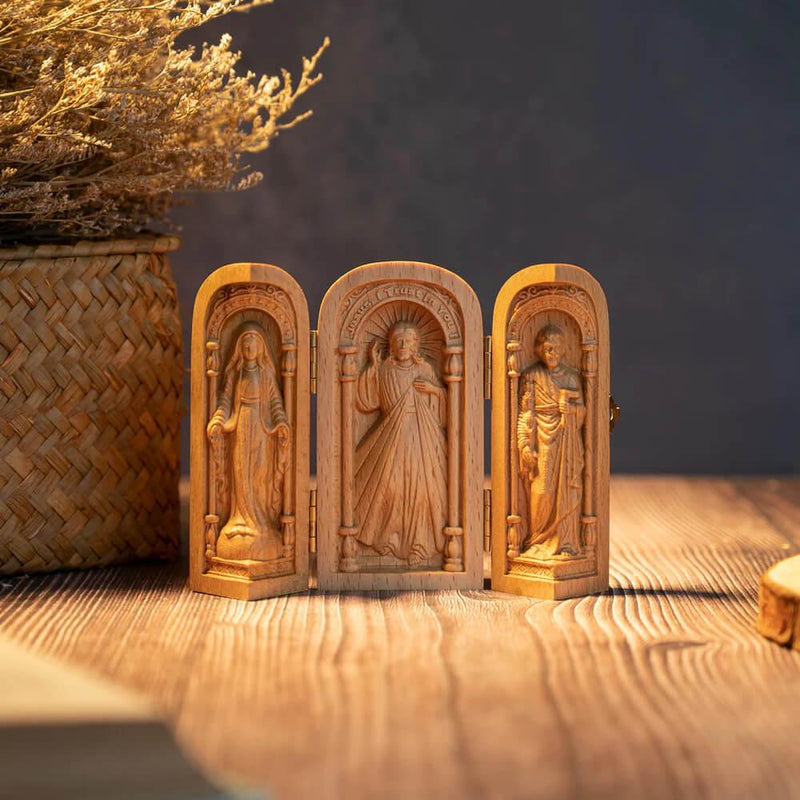 Mini Altar de Oração Católico - Esculpido à Mão