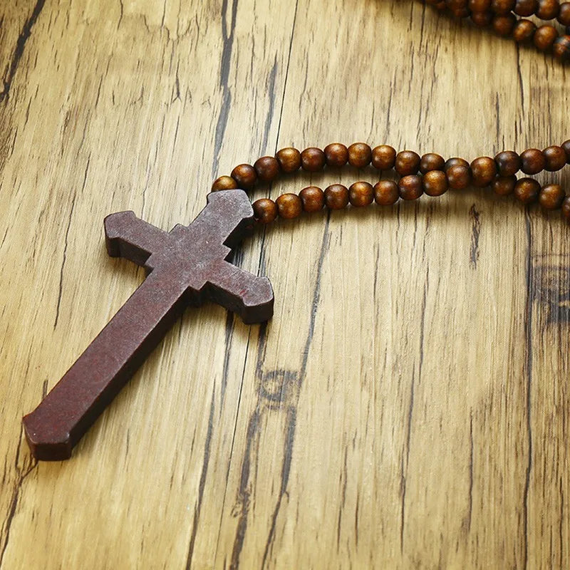 Colar Cruz Jesus Crucificado de Madeira