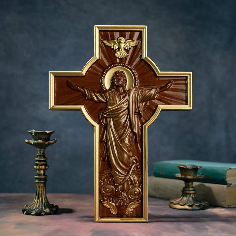 Cruz de Escultura em Madeira da Ascensão de Jesus