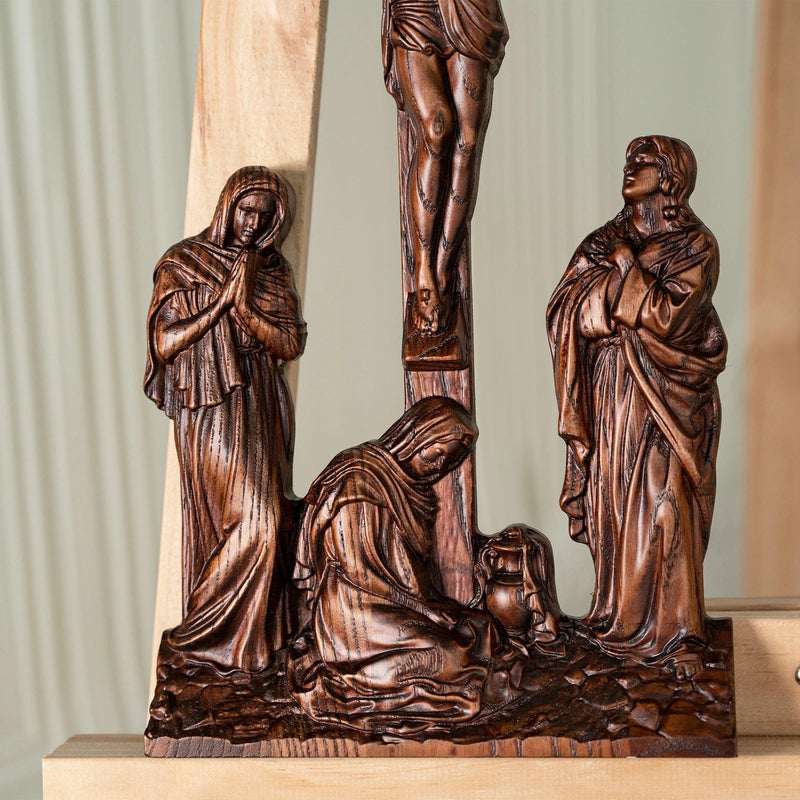 Cruxificação de Jesus Cristo em Madeira Esculpida