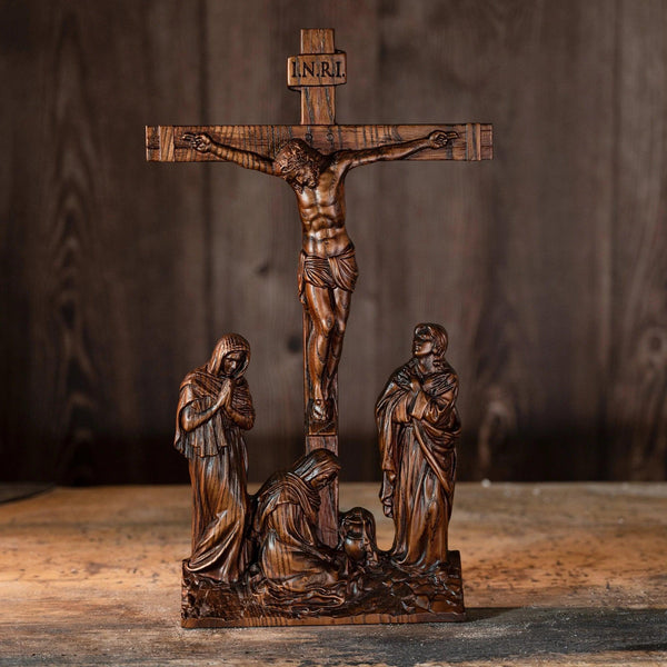 Cruxificação de Jesus Cristo em Madeira Esculpida