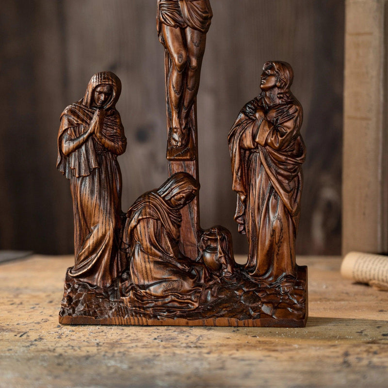 Cruxificação de Jesus Cristo em Madeira Esculpida